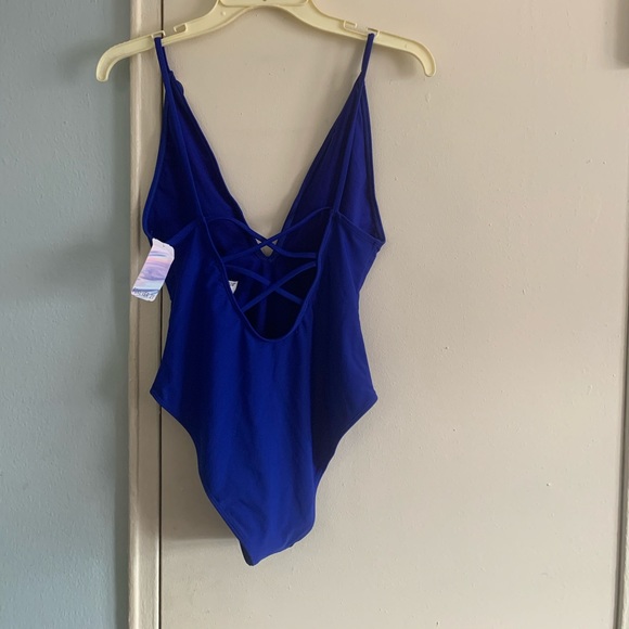 Bathsuit - Picture 5 of 5